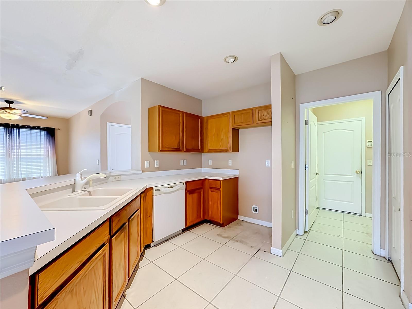 7931 CARRIAGE POINTE DR — photo 19
