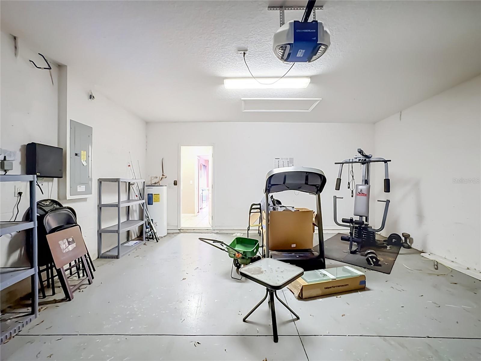 7931 CARRIAGE POINTE DR — photo 39