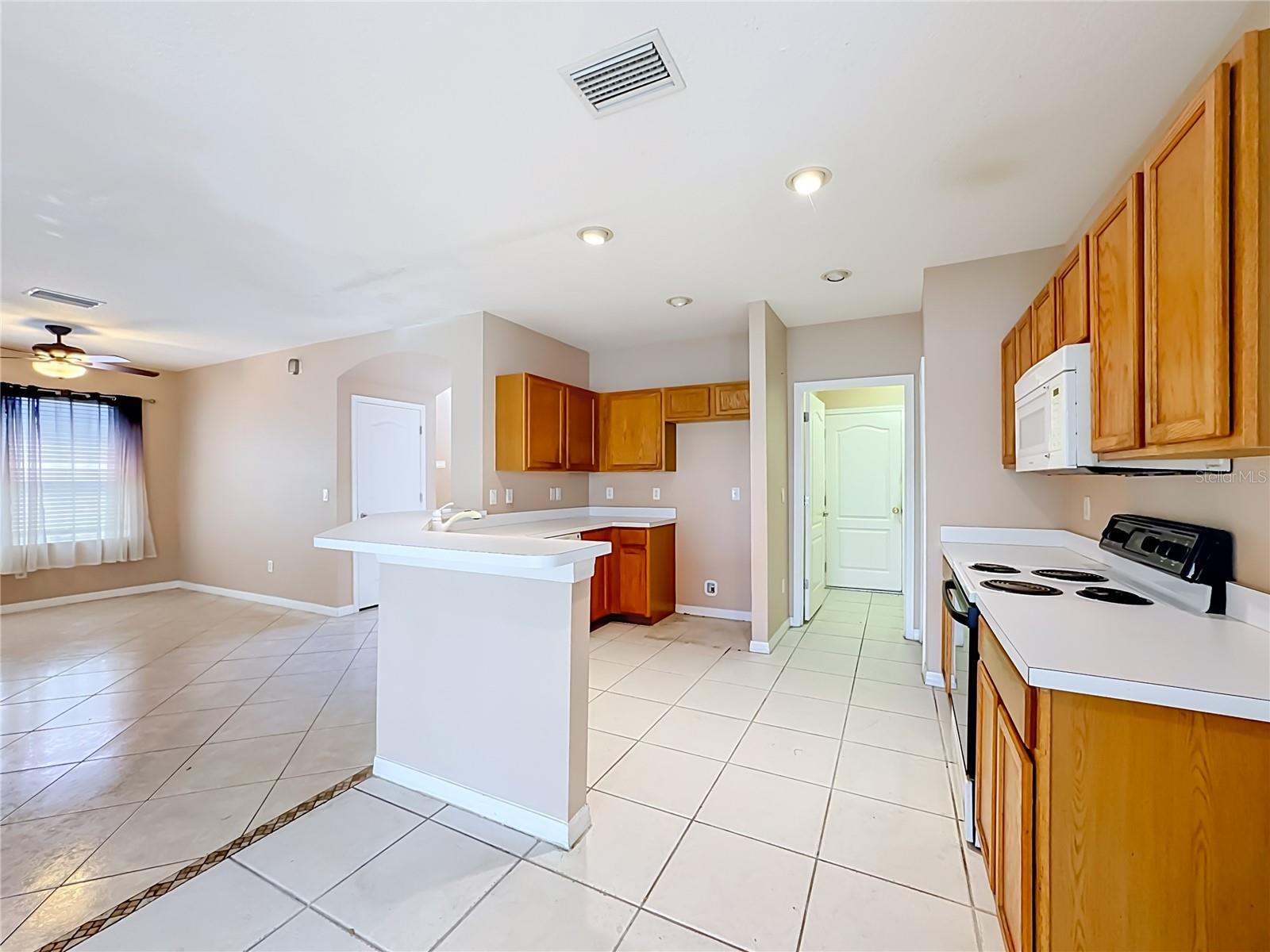 7931 CARRIAGE POINTE DR — photo 18