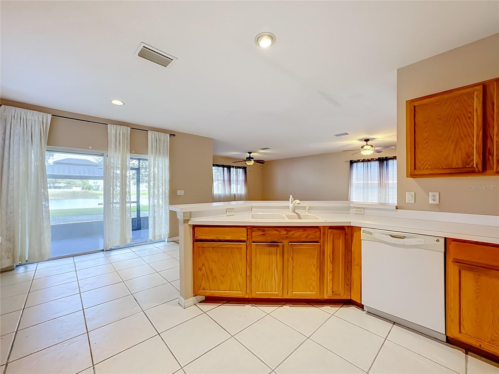 7931 CARRIAGE POINTE DR — photo 20