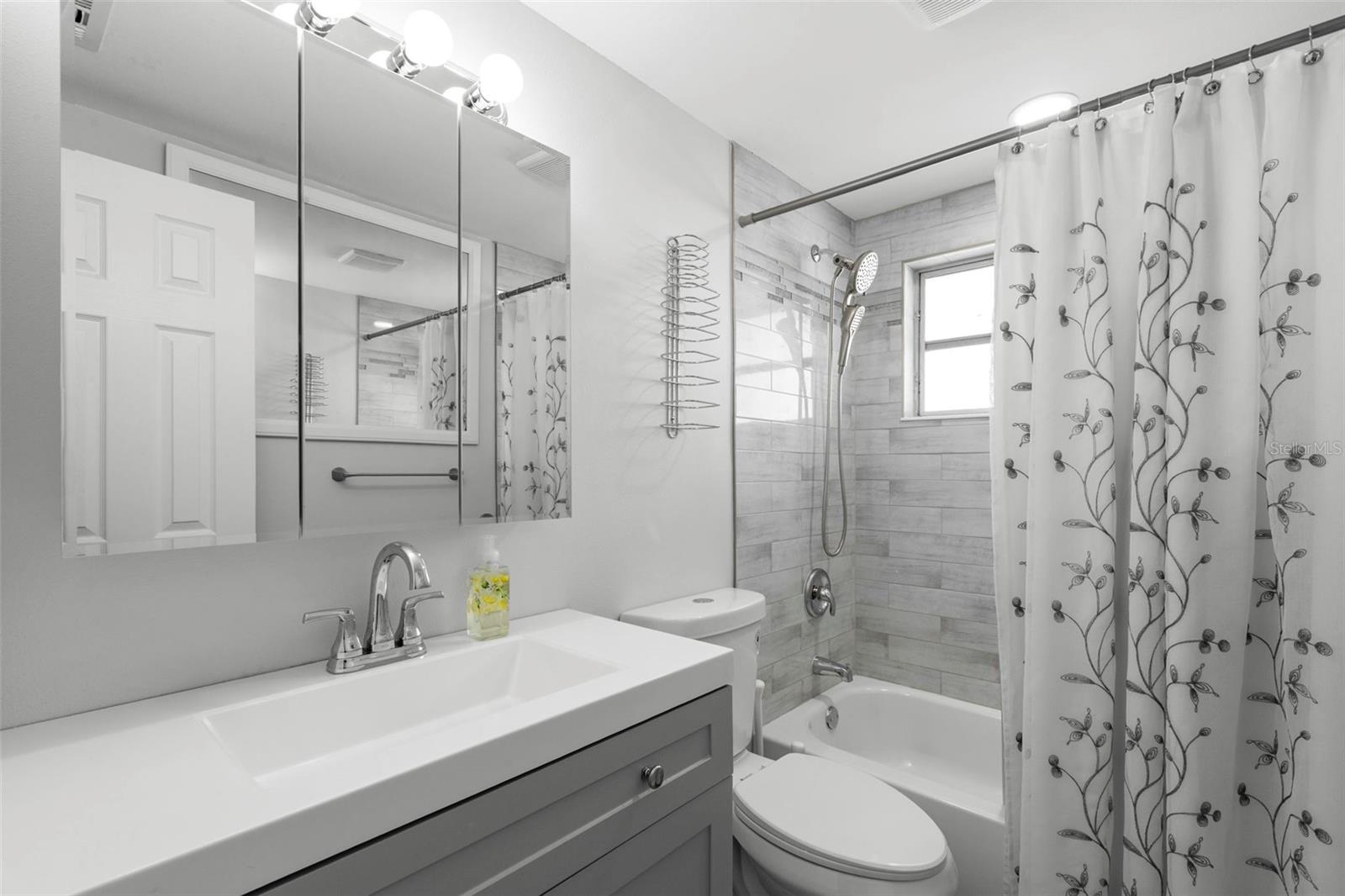 6100 WOODROW WILSON BLVD NE — photo 26