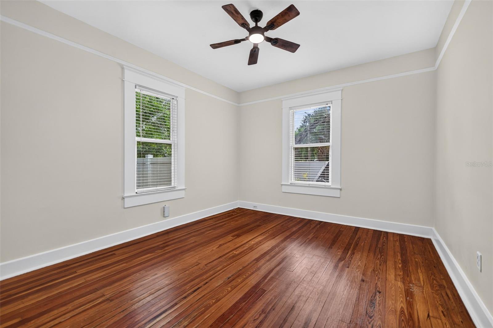1102 E CHELSEA ST — photo 18
