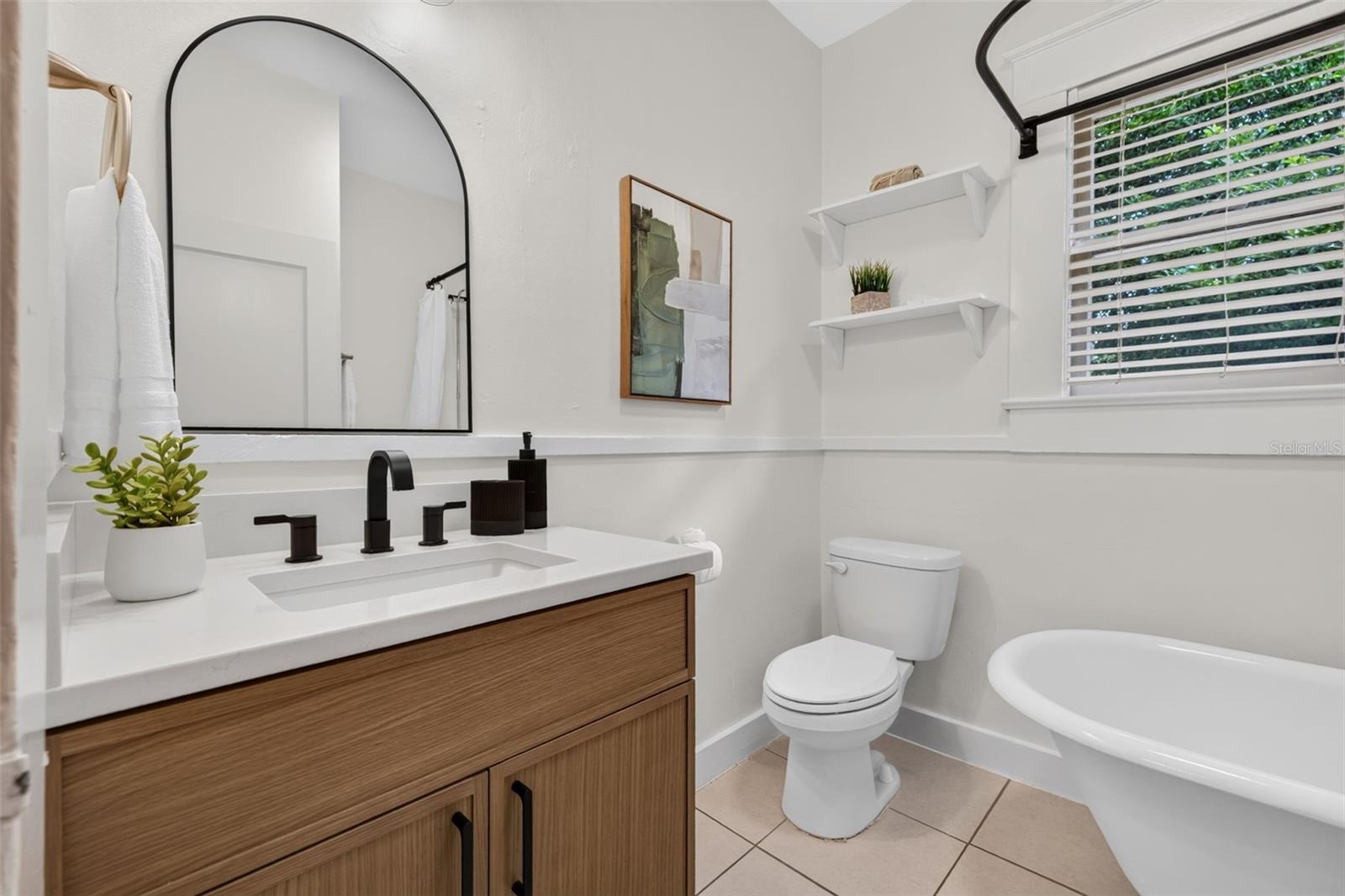 1102 E CHELSEA ST — photo 21