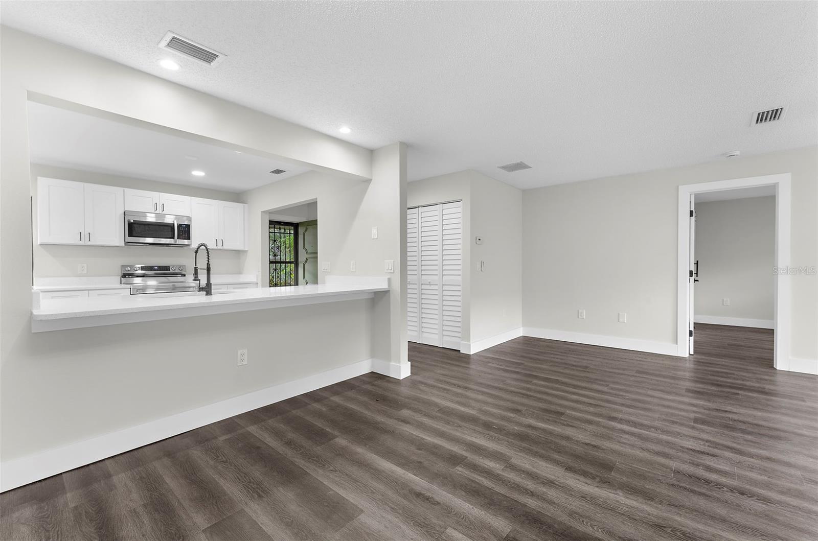 5014 BARRINGTON CIR #2102 — photo 9