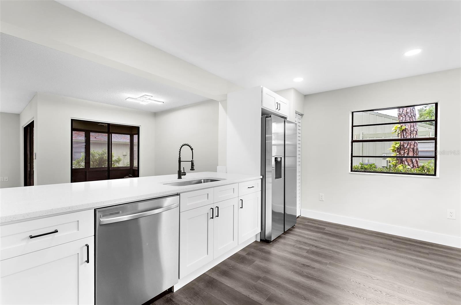5014 BARRINGTON CIR #2102 — photo 11
