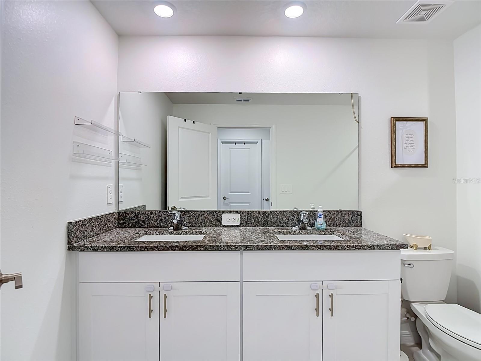 6279 SHINER ST — photo 41