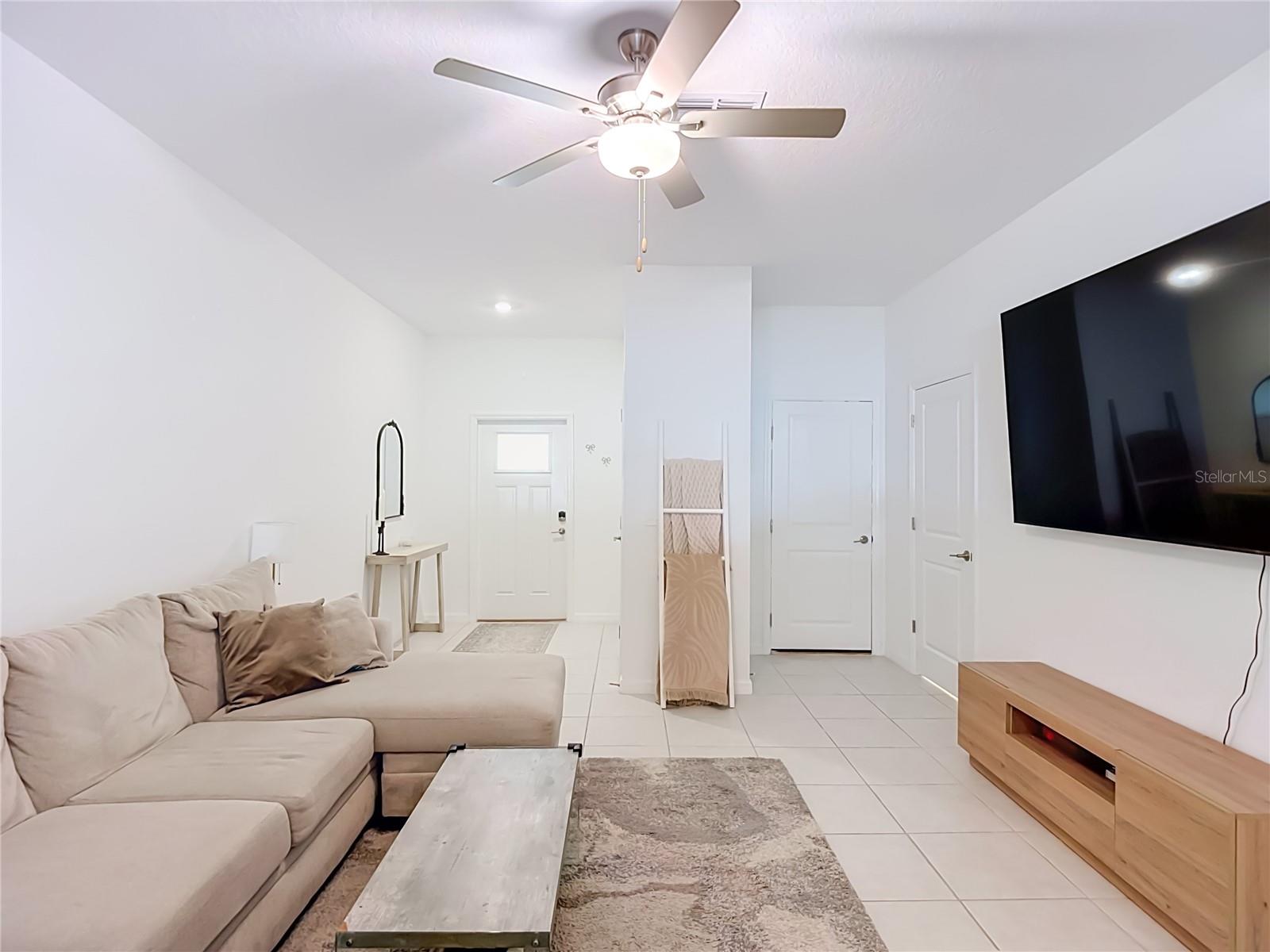 6279 SHINER ST — photo 10