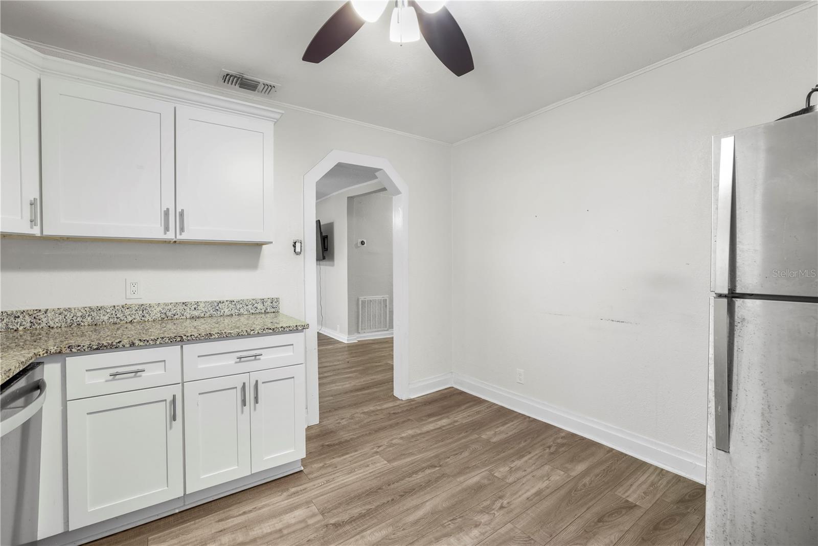 1717 W MOHAWK AVE — photo 10
