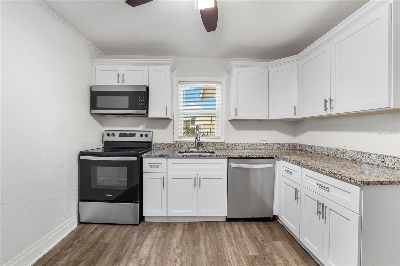 1717 W MOHAWK AVE — photo 12