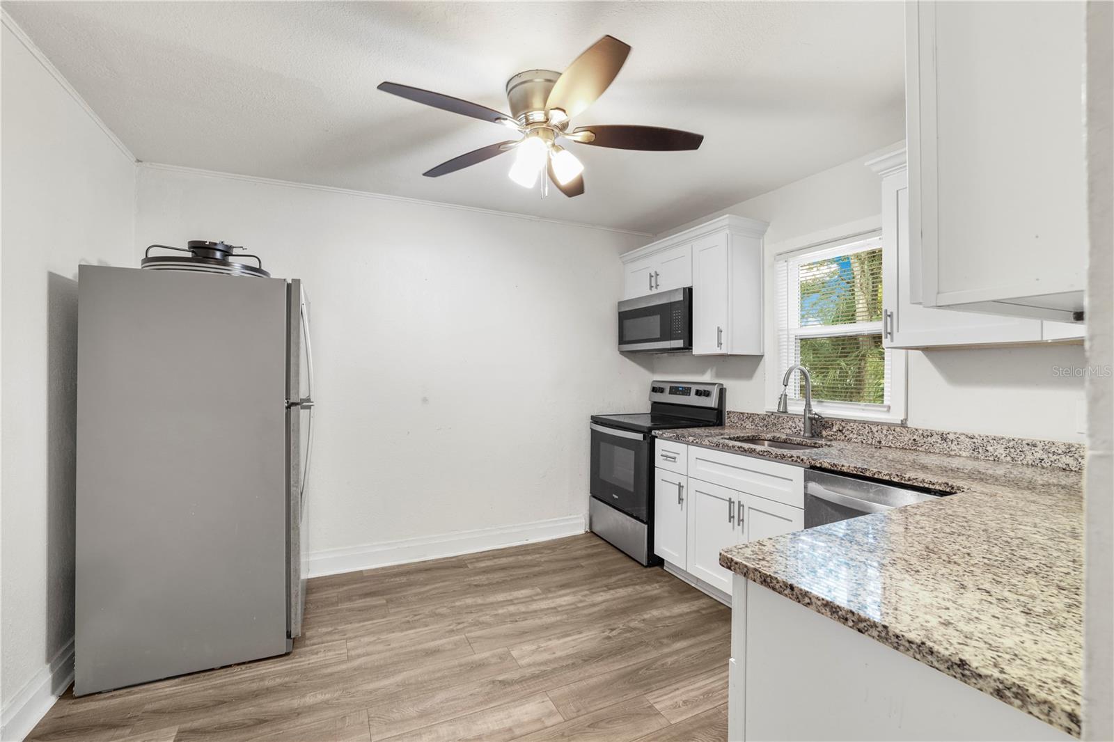 1717 W MOHAWK AVE — photo 13