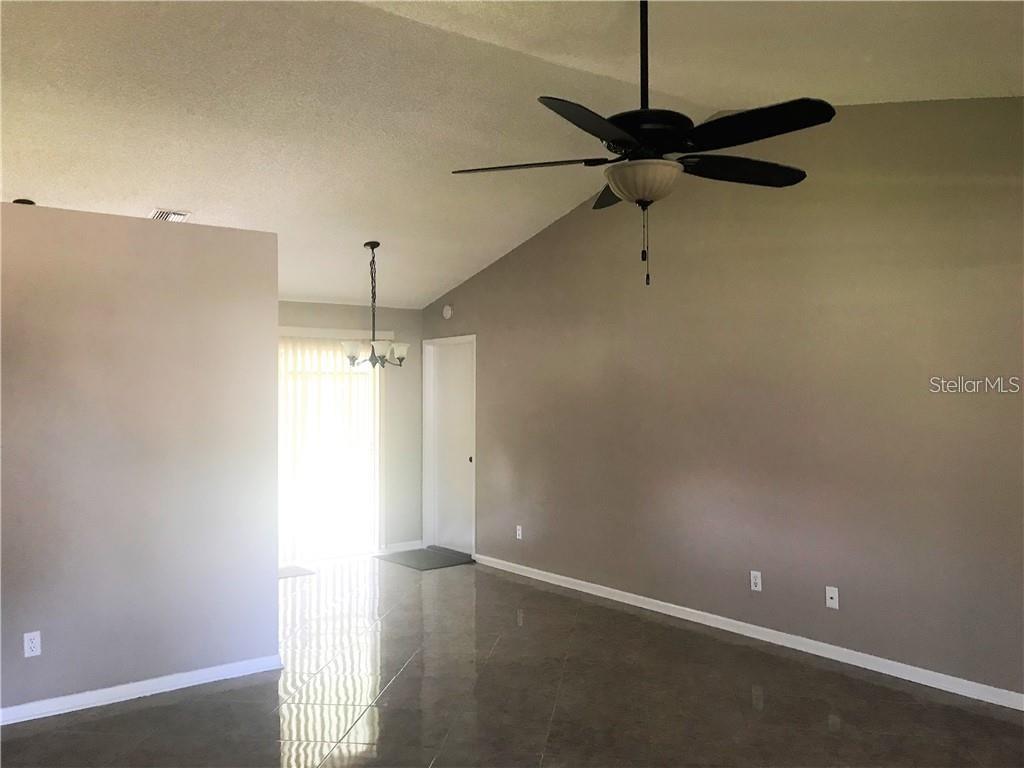 1001 JOHNSON LOOP — photo 2