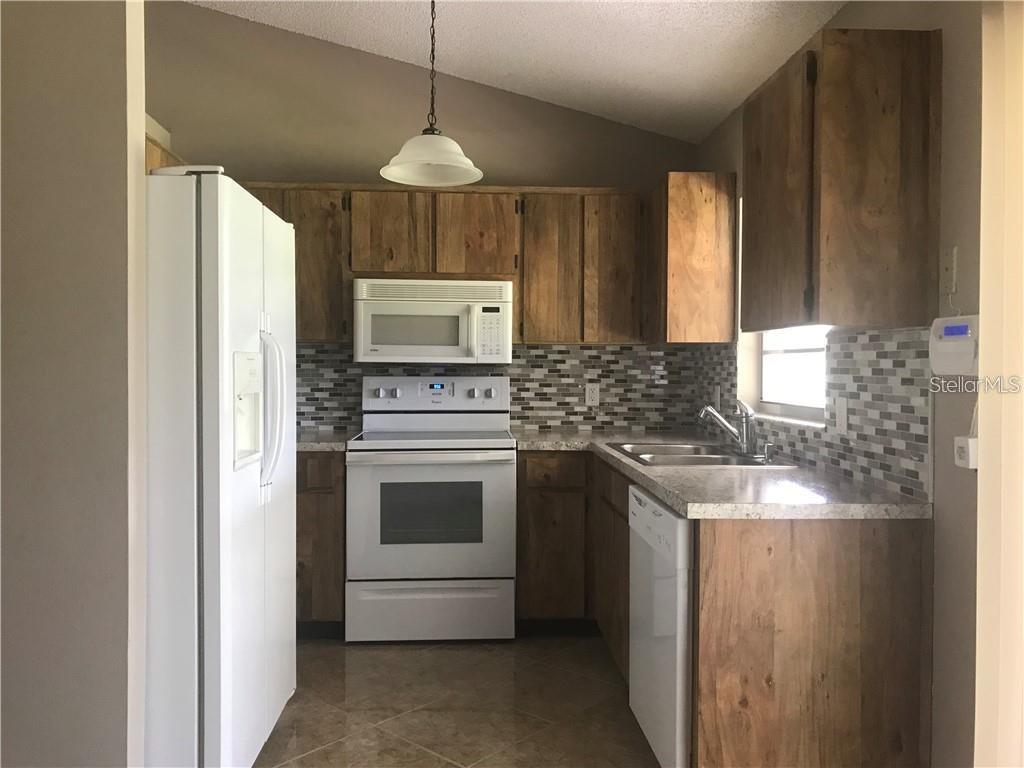 1001 JOHNSON LOOP — photo 5