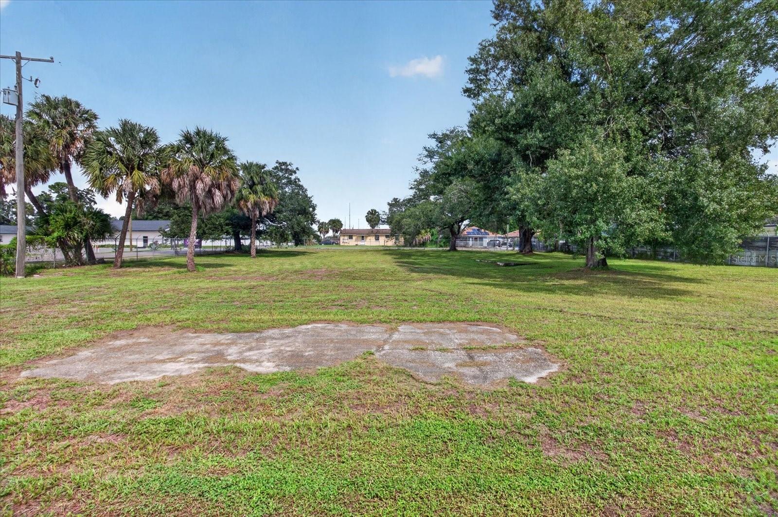 5309 E COLUMBUS DR — photo 19