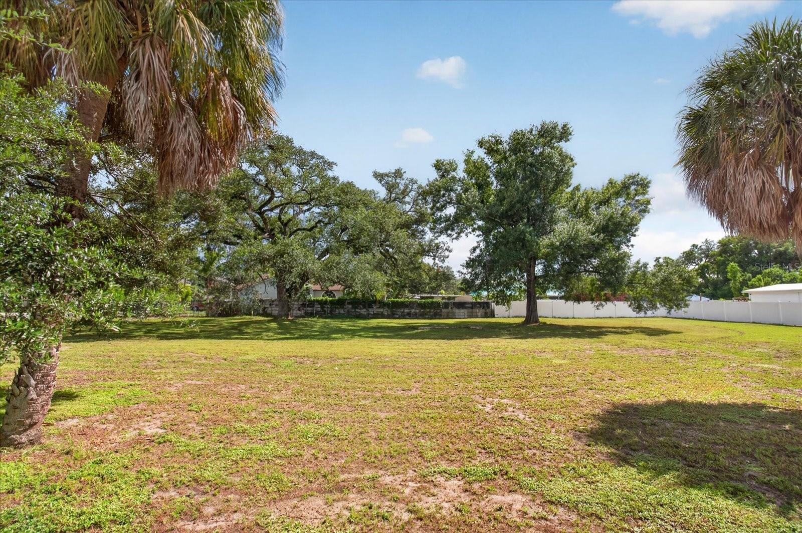 5309 E COLUMBUS DR — photo 15