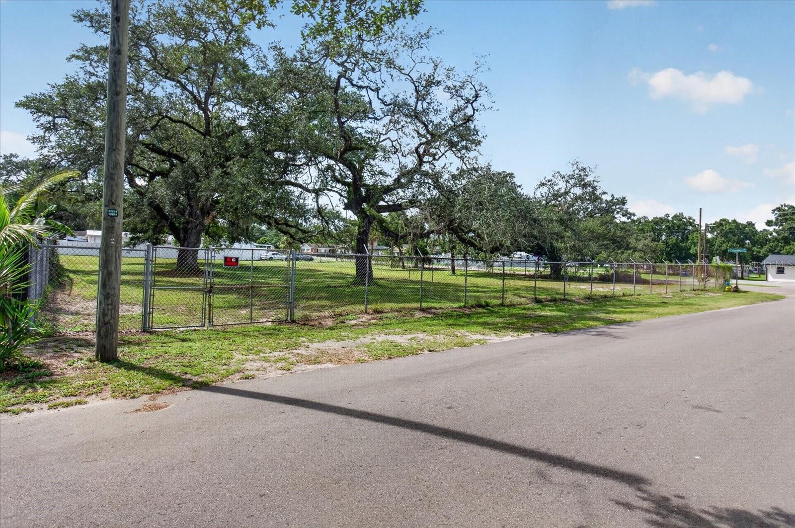 5309 E COLUMBUS DR — photo 23