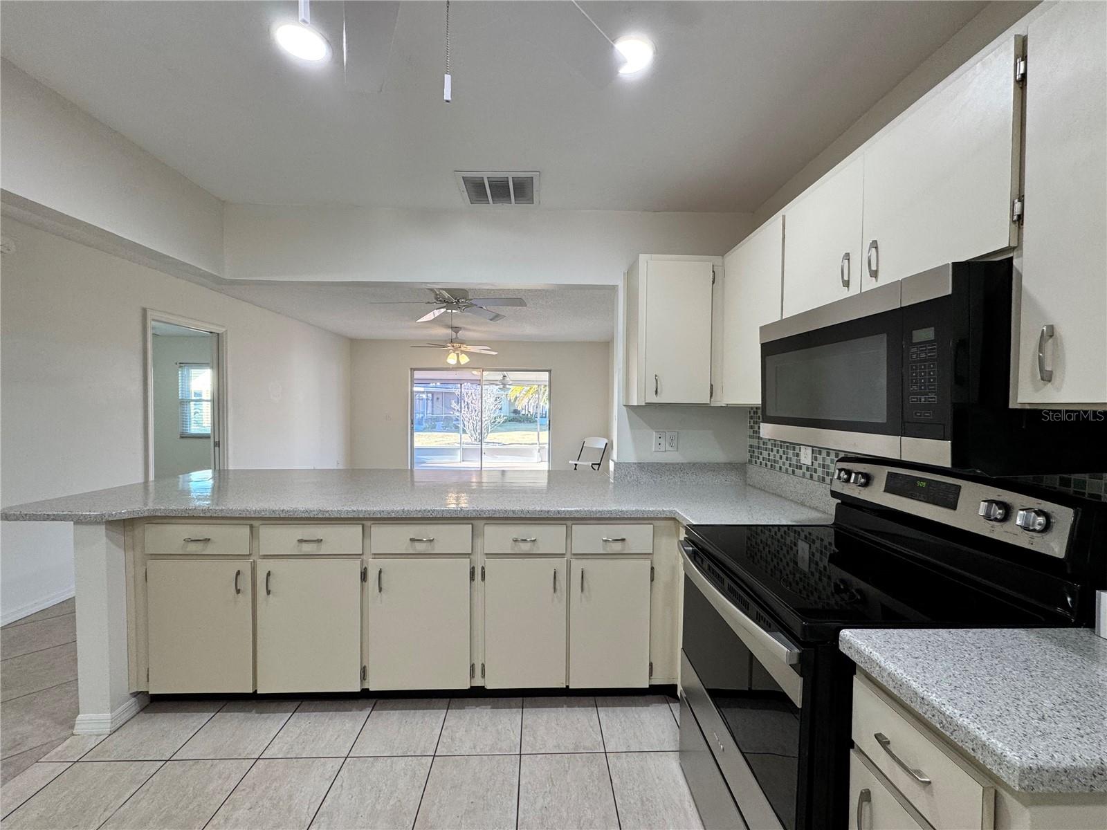 1008 YELLOWBIRD PL — photo 10