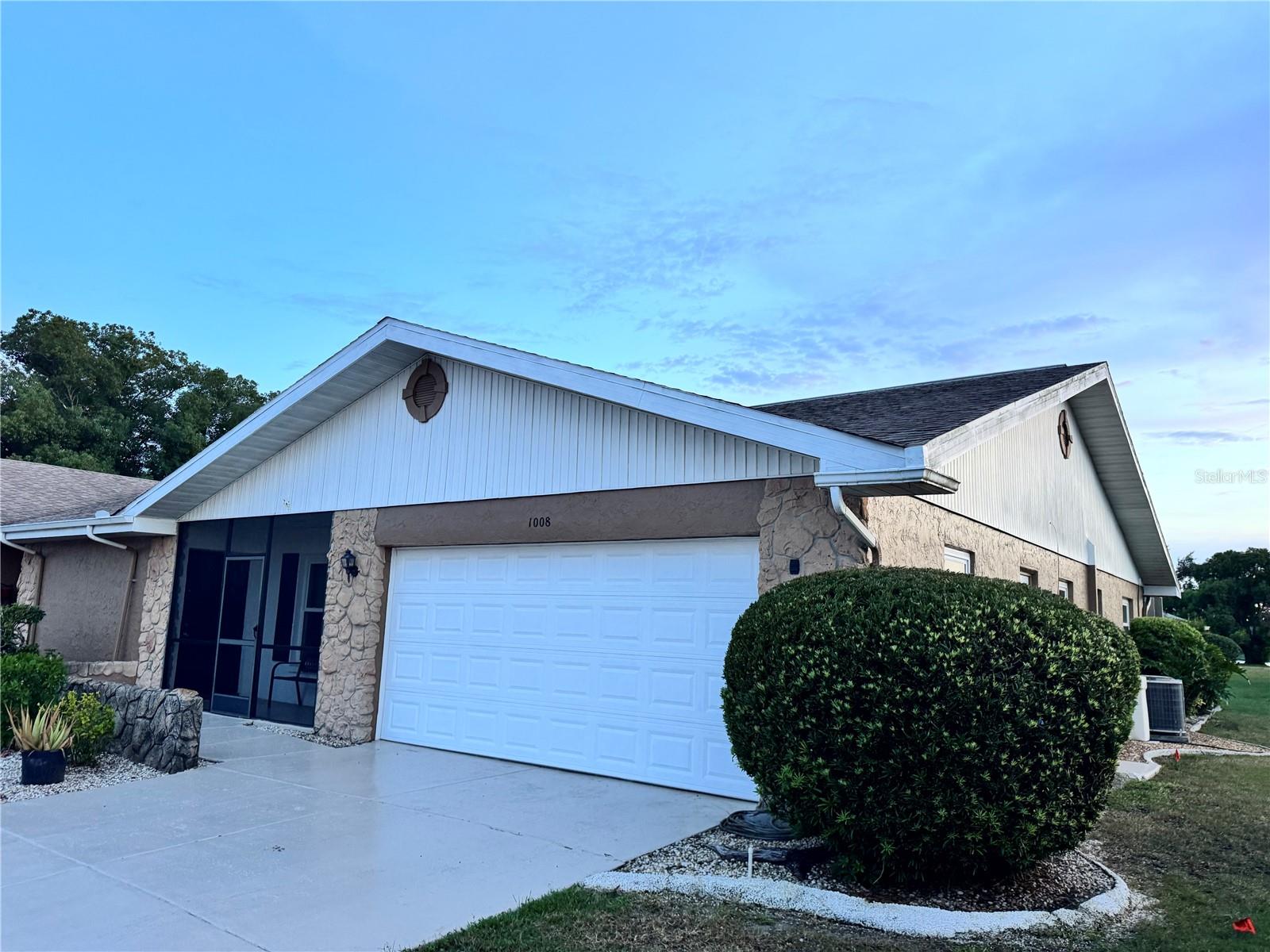 1008 YELLOWBIRD PL — photo 2