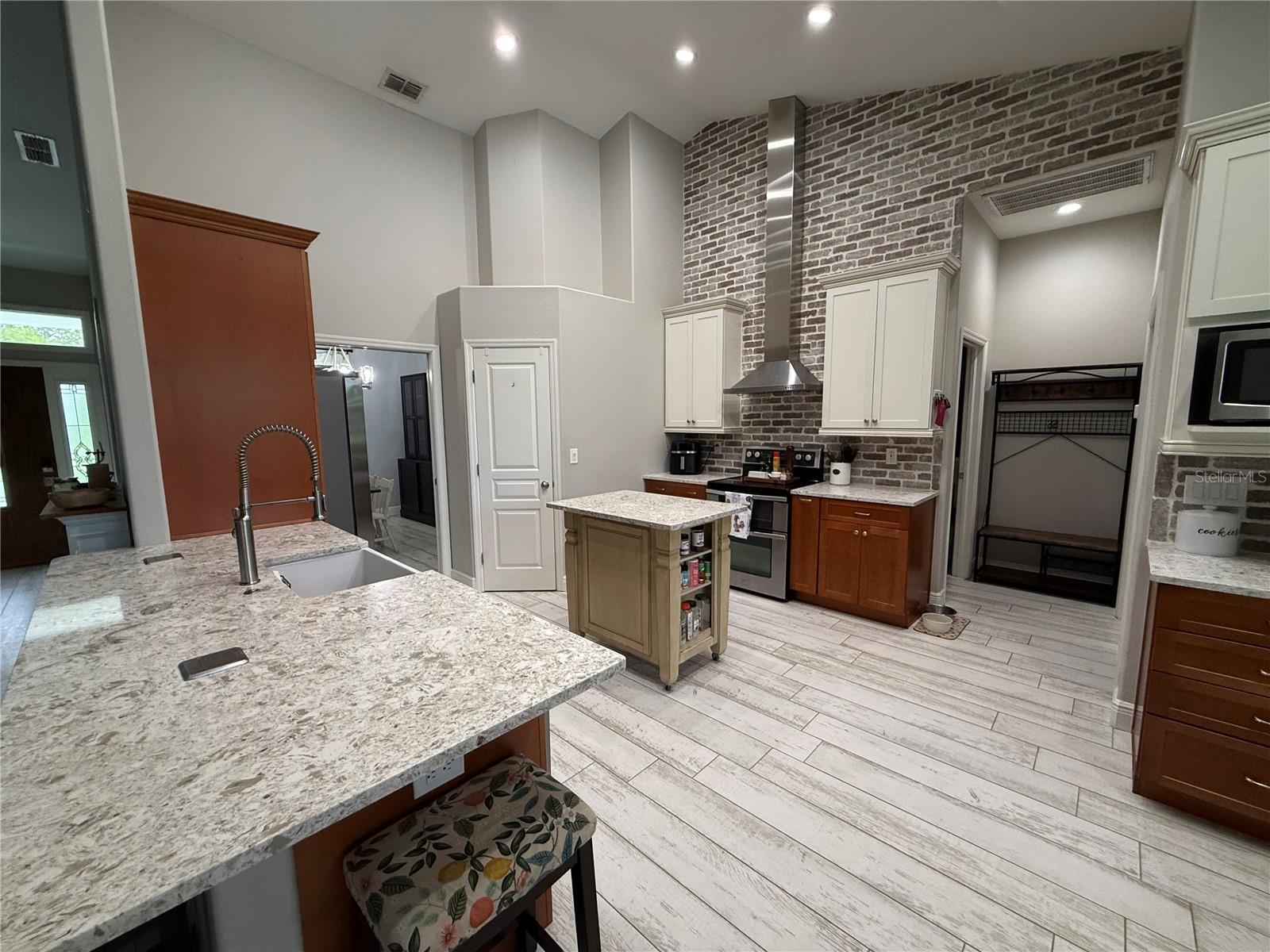 6317 BARTON RD — photo 10