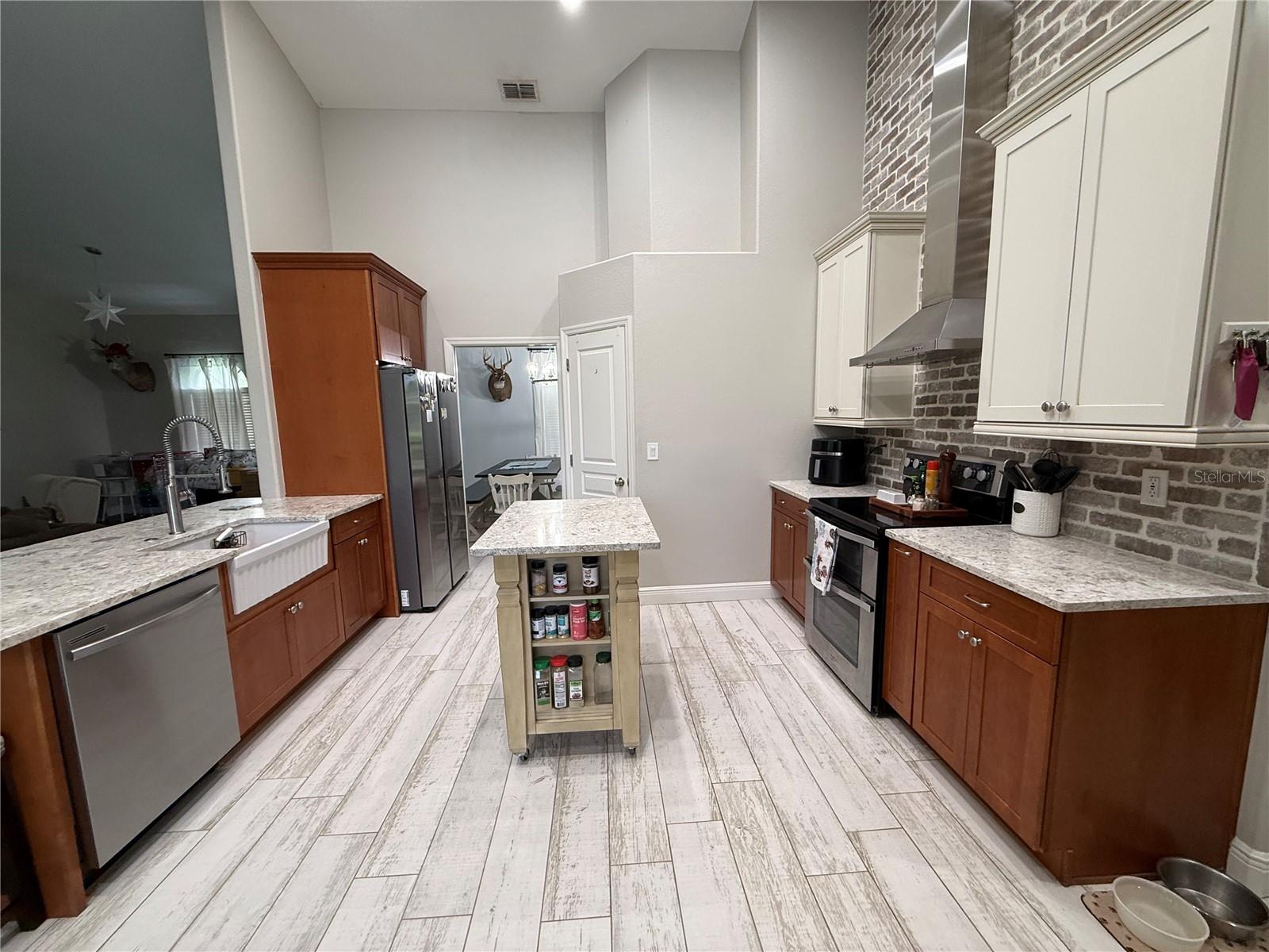 6317 BARTON RD — photo 11