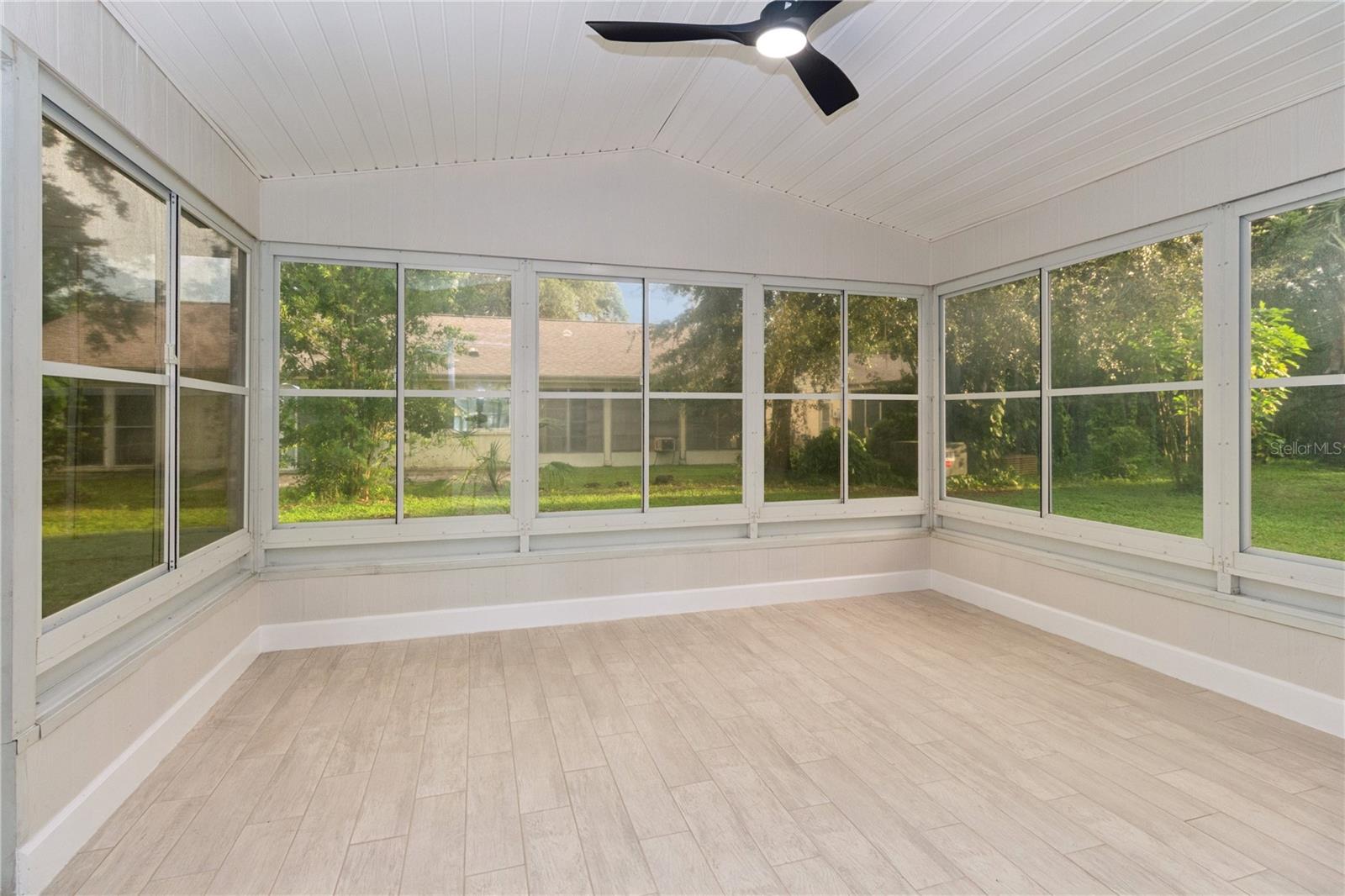12220 MEADOWBROOK LN — photo 18