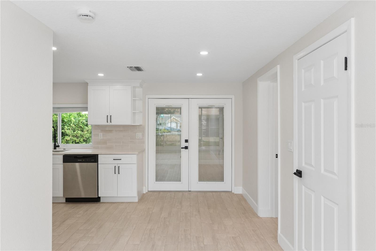 12220 MEADOWBROOK LN — photo 12