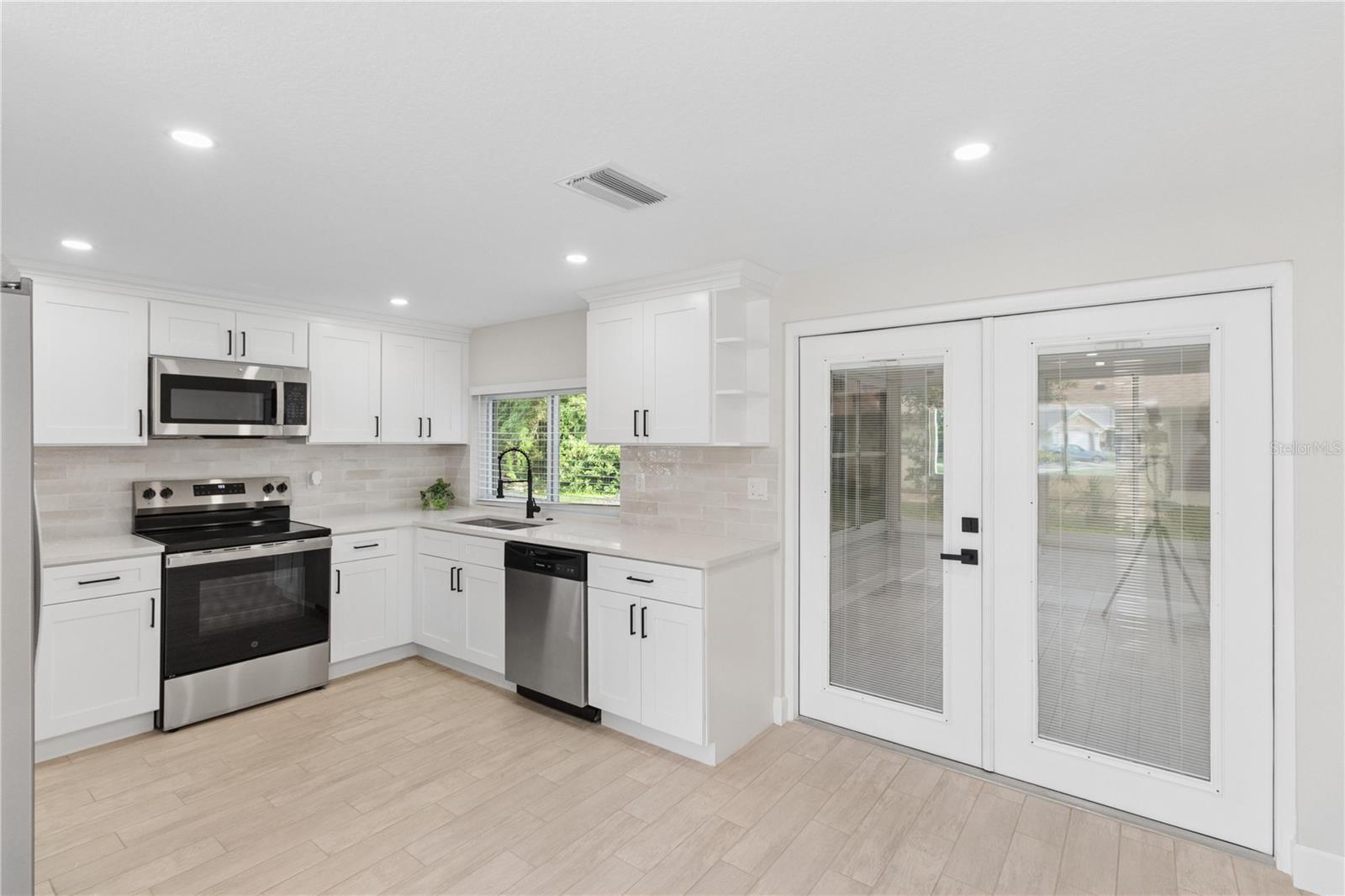 12220 MEADOWBROOK LN — photo 13