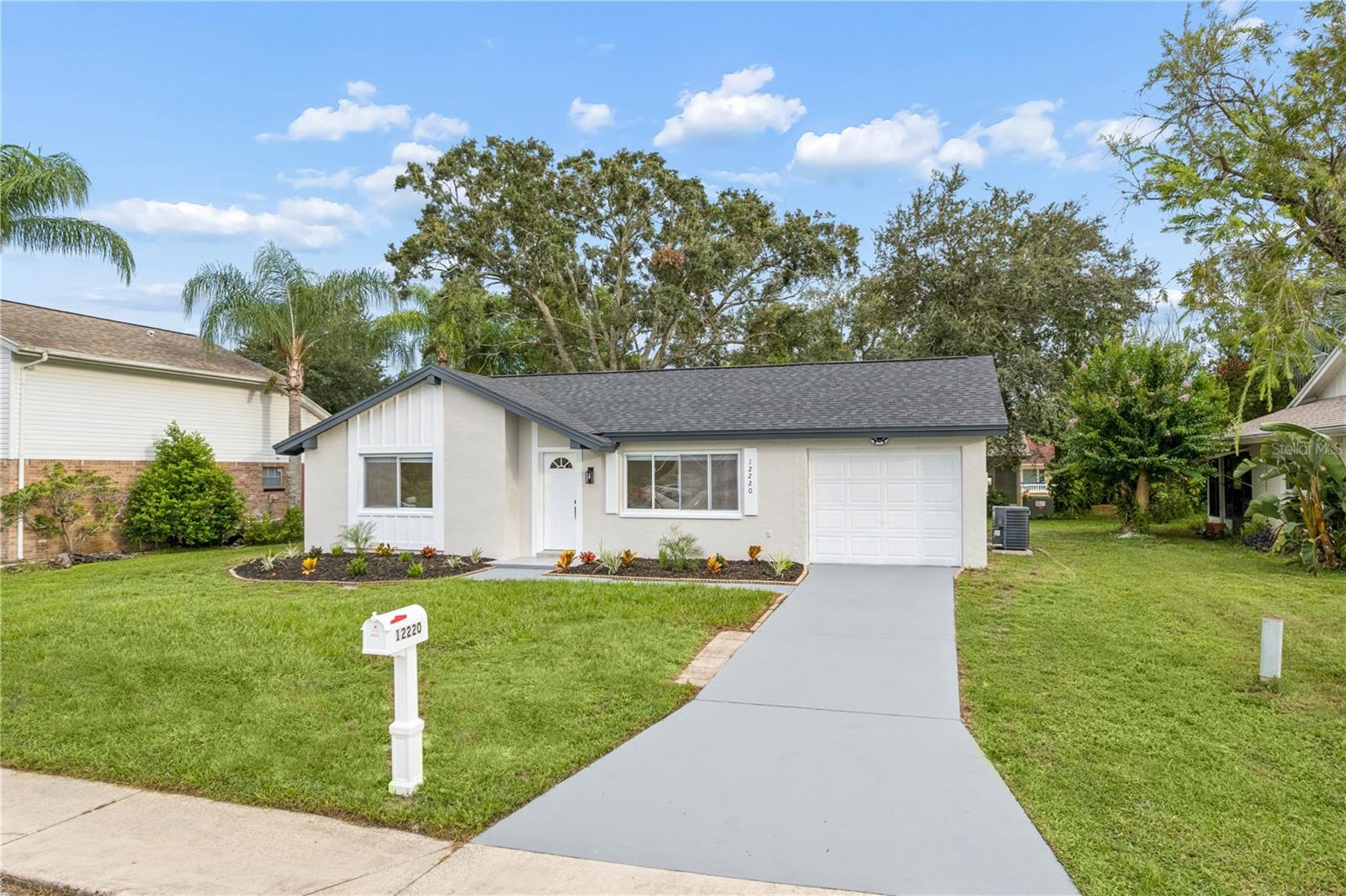 12220 MEADOWBROOK LN — photo 3