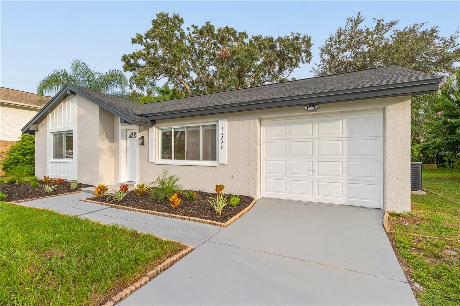 12220 MEADOWBROOK LN — photo 2