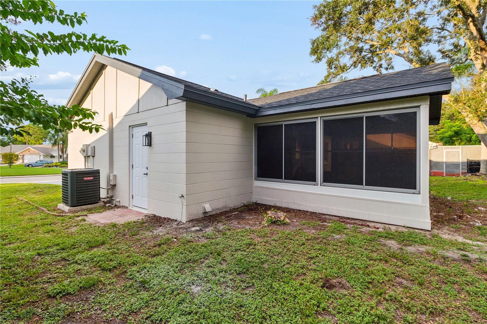 12220 MEADOWBROOK LN — photo 8