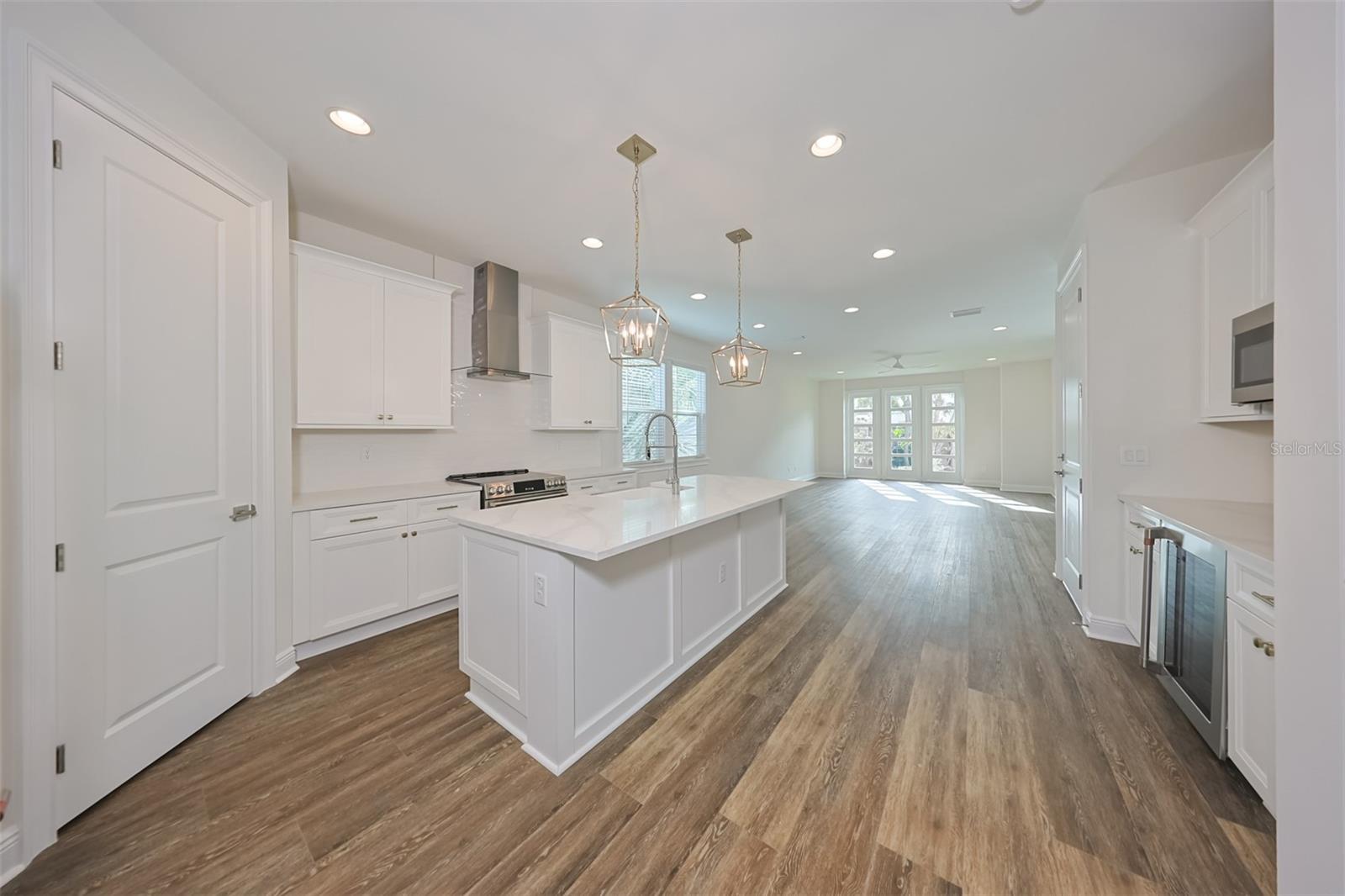 203 DANUBE AVE #1 — photo 9