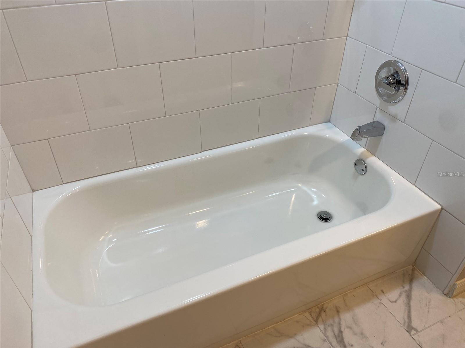 4409 PLUM ST — photo 37