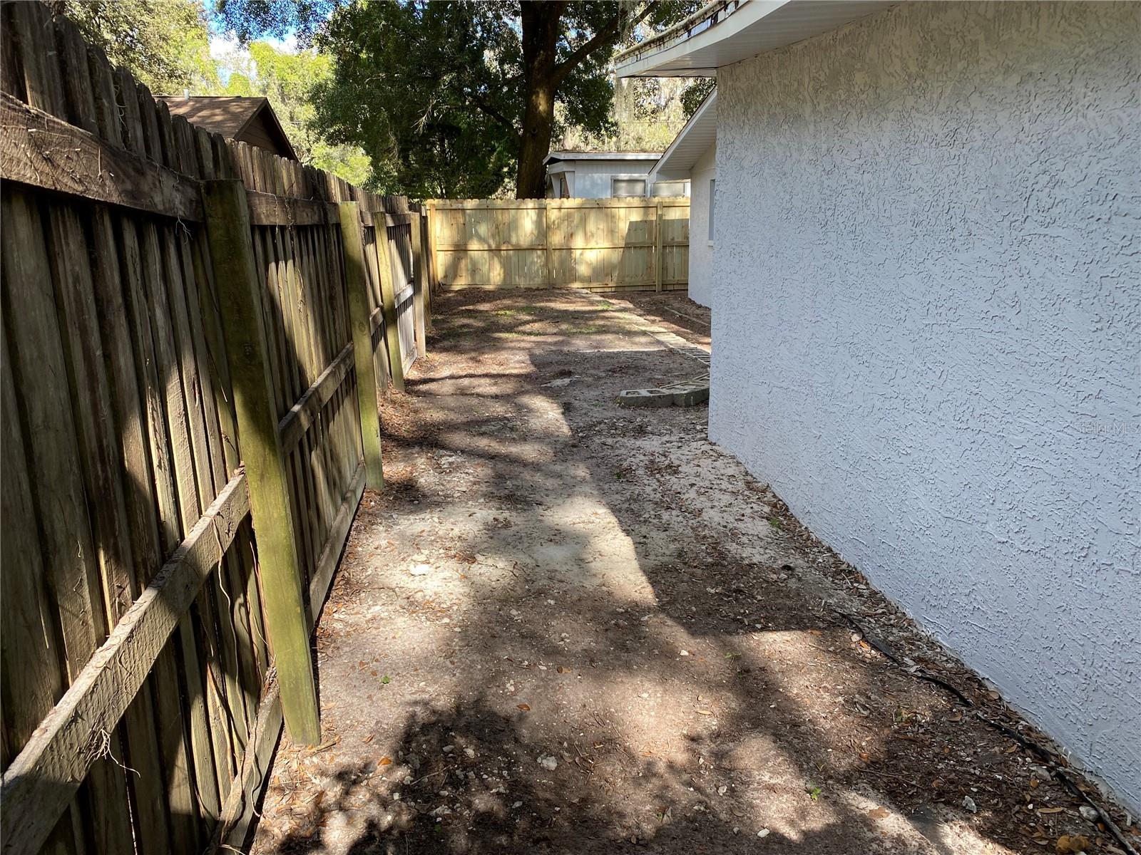 4409 PLUM ST — photo 14