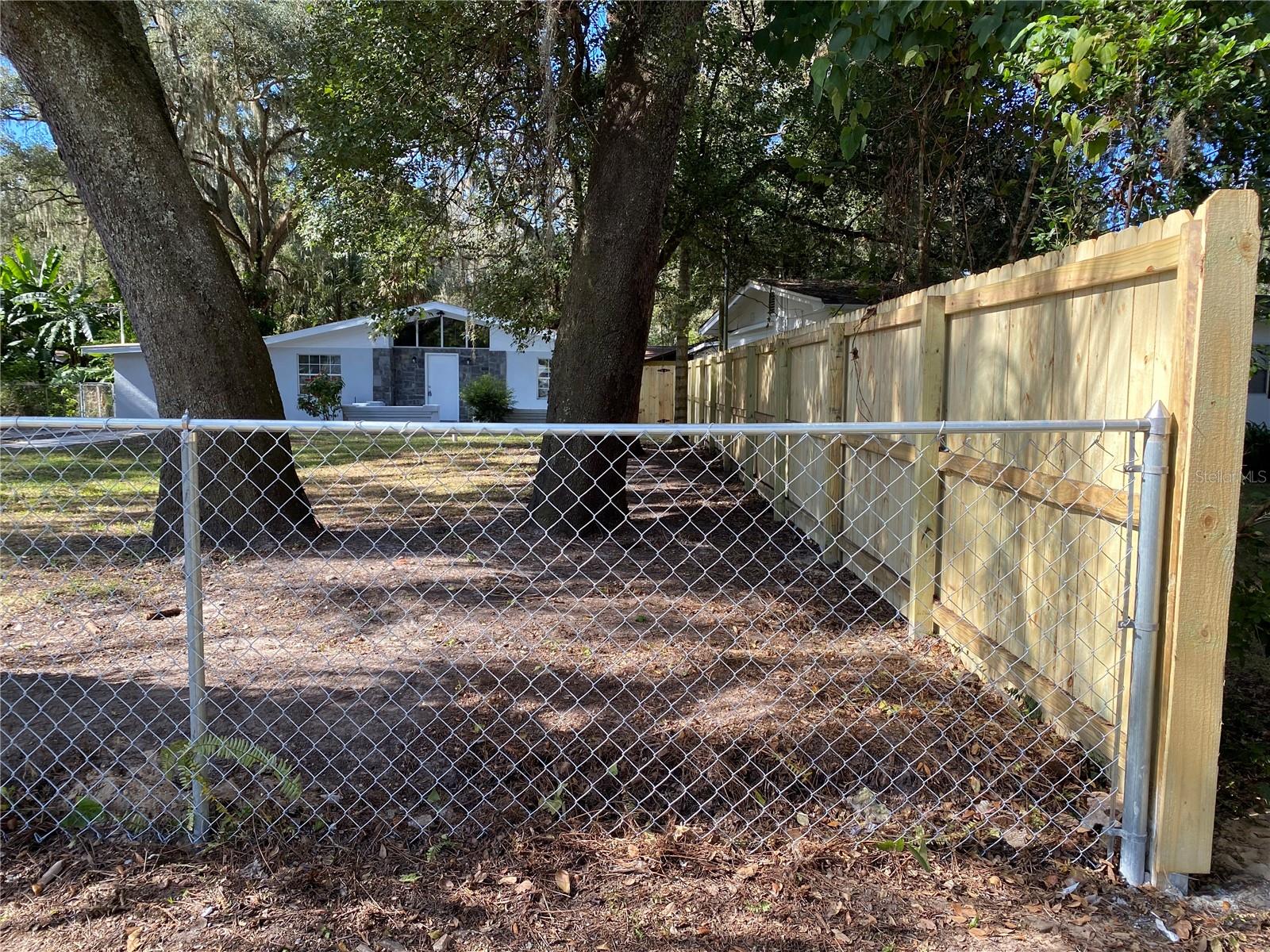 4409 PLUM ST — photo 3