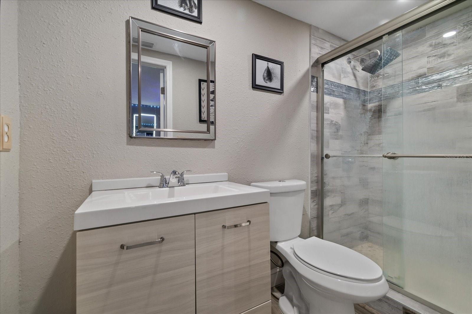 8712 FOUNTAIN AVE — photo 45