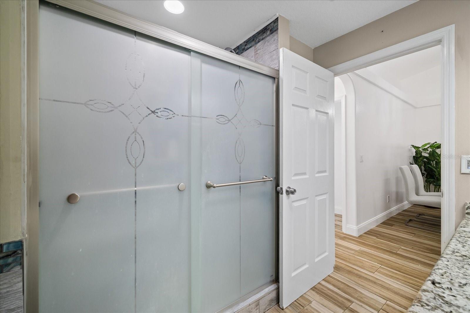 8712 FOUNTAIN AVE — photo 25
