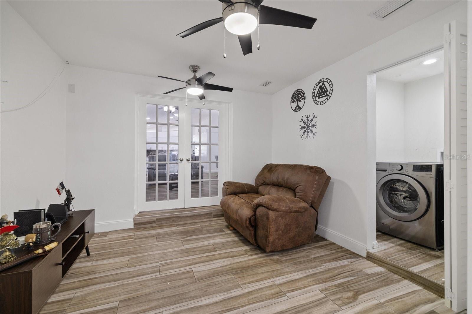 8712 FOUNTAIN AVE — photo 38