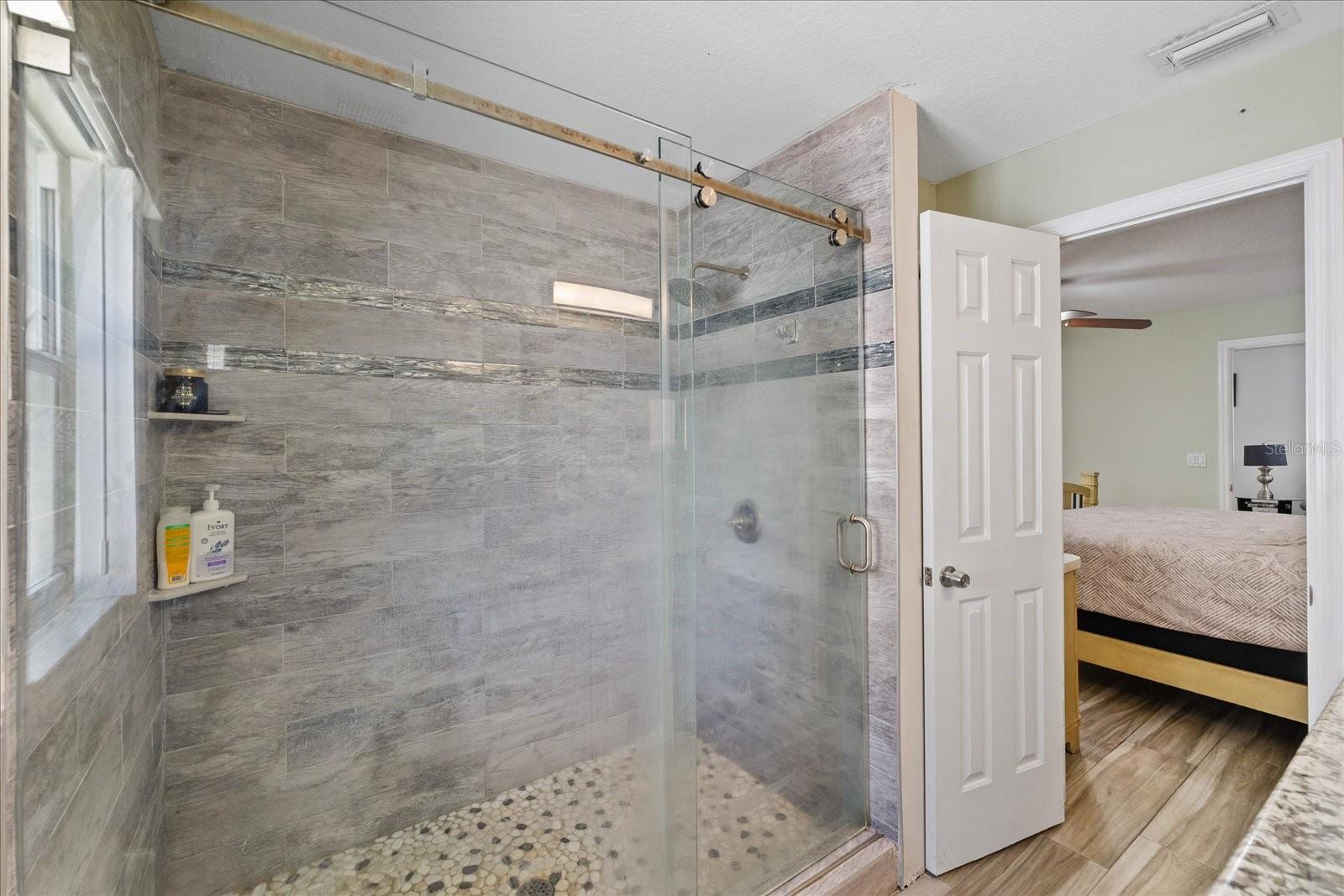 8712 FOUNTAIN AVE — photo 37