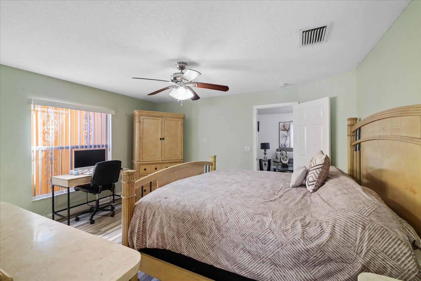 8712 FOUNTAIN AVE — photo 35