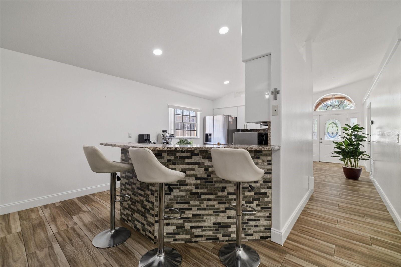 8712 FOUNTAIN AVE — photo 18