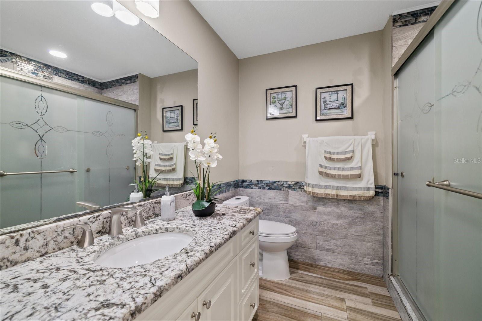 8712 FOUNTAIN AVE — photo 24