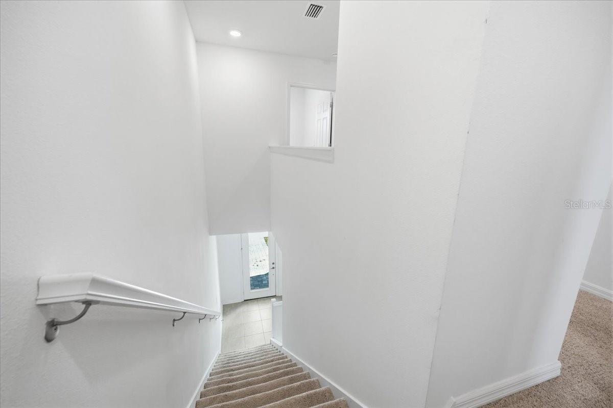1872 STERN LN — photo 25