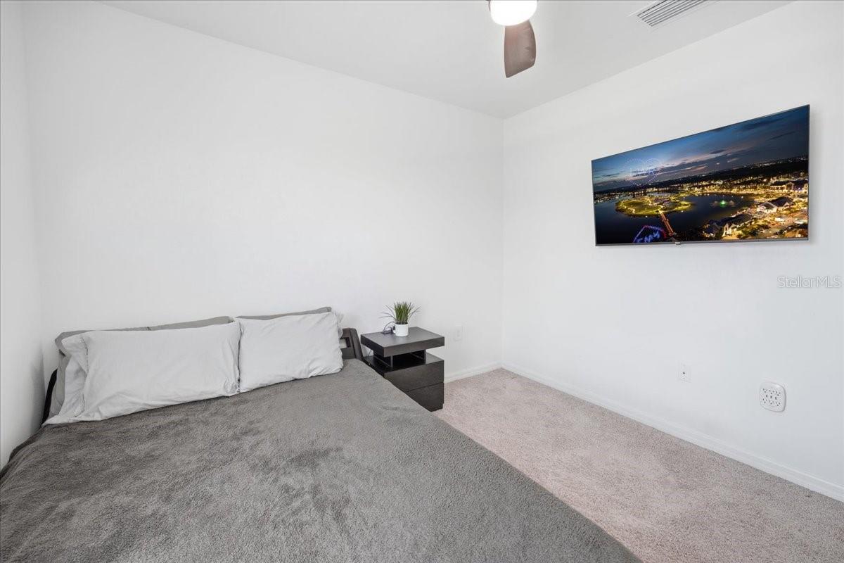 1872 STERN LN — photo 12
