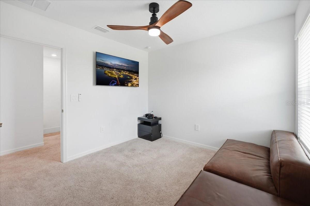 1872 STERN LN — photo 9