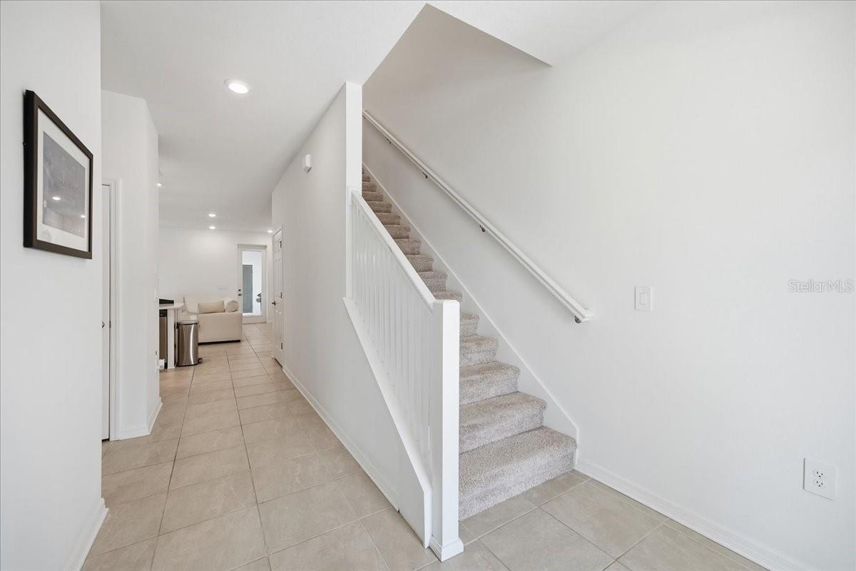 1872 STERN LN — photo 24