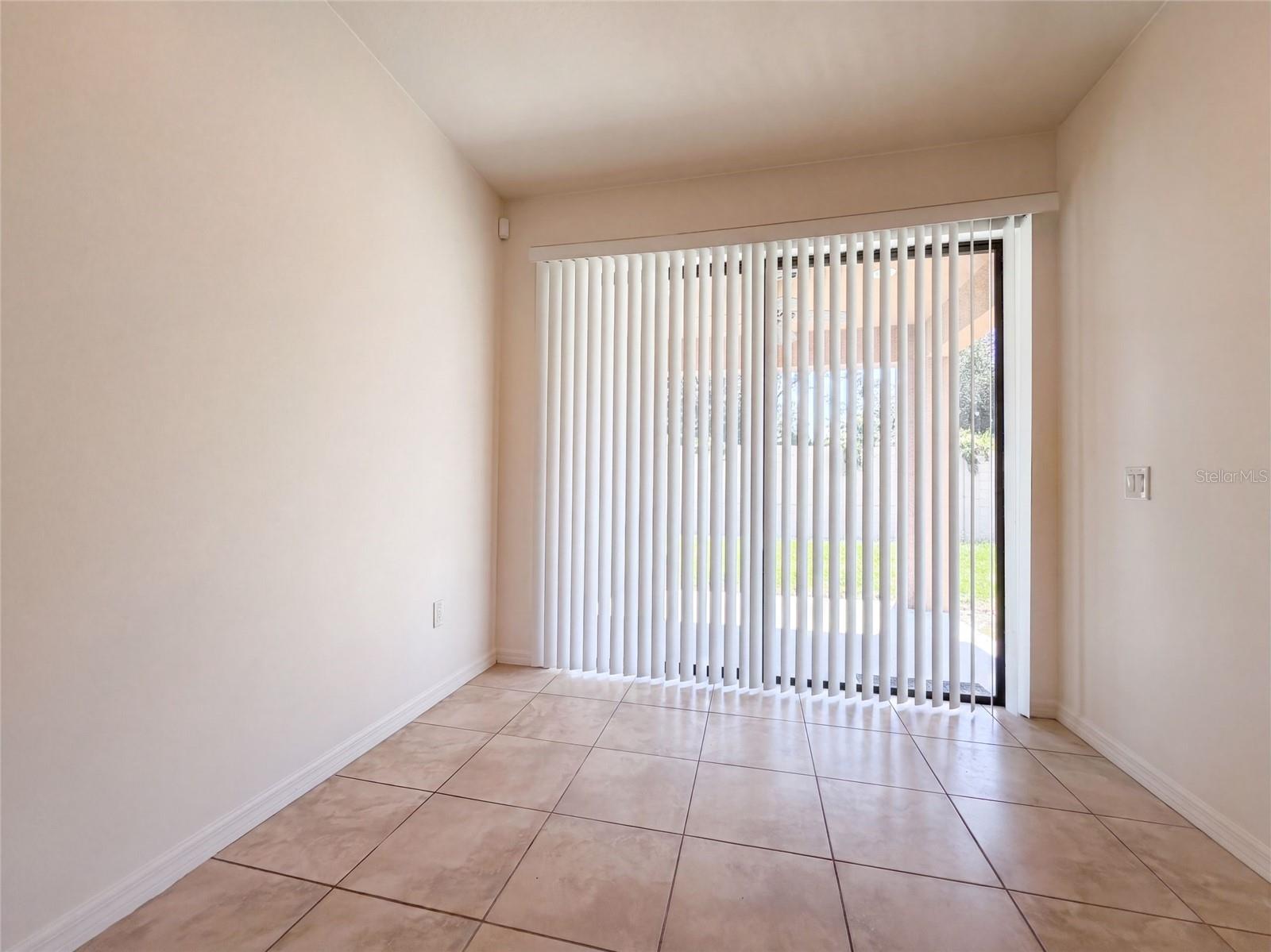 1416 HICKORY VIEW CIR — photo 32