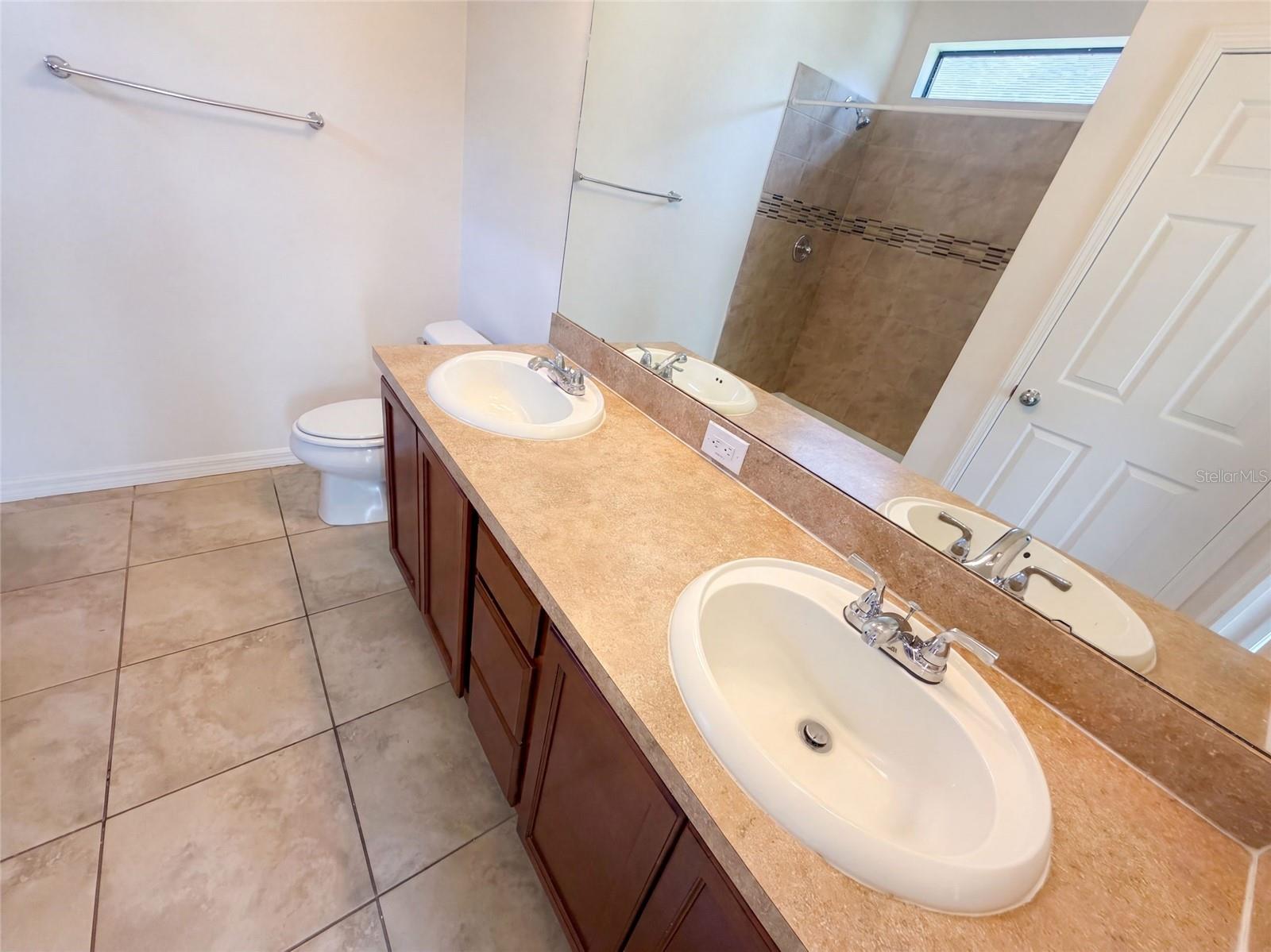 1416 HICKORY VIEW CIR — photo 15