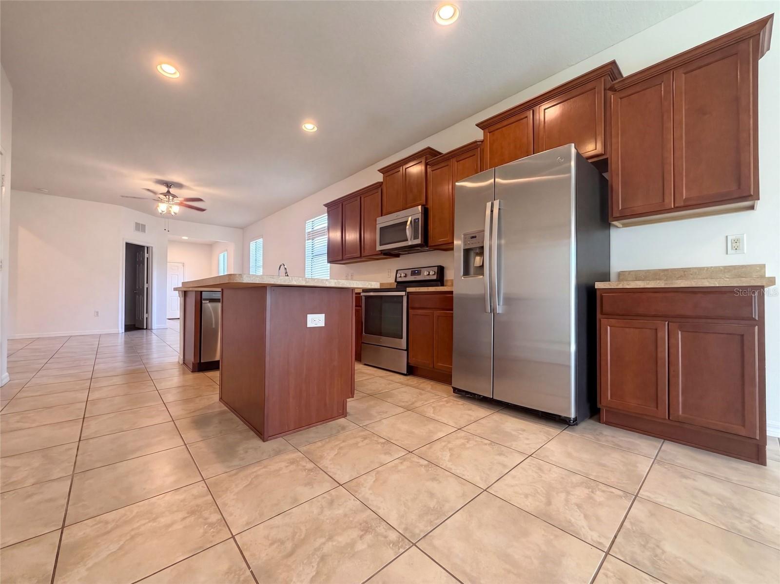 1416 HICKORY VIEW CIR — photo 35