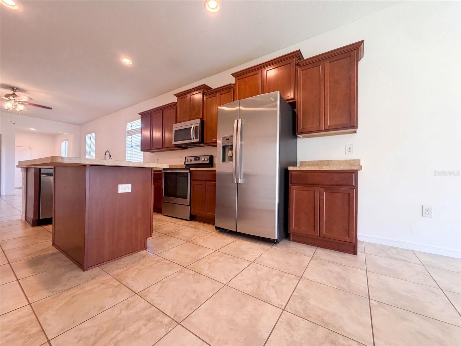 1416 HICKORY VIEW CIR — photo 34