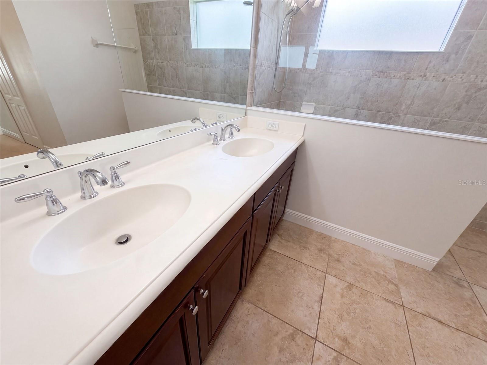 1416 HICKORY VIEW CIR — photo 26