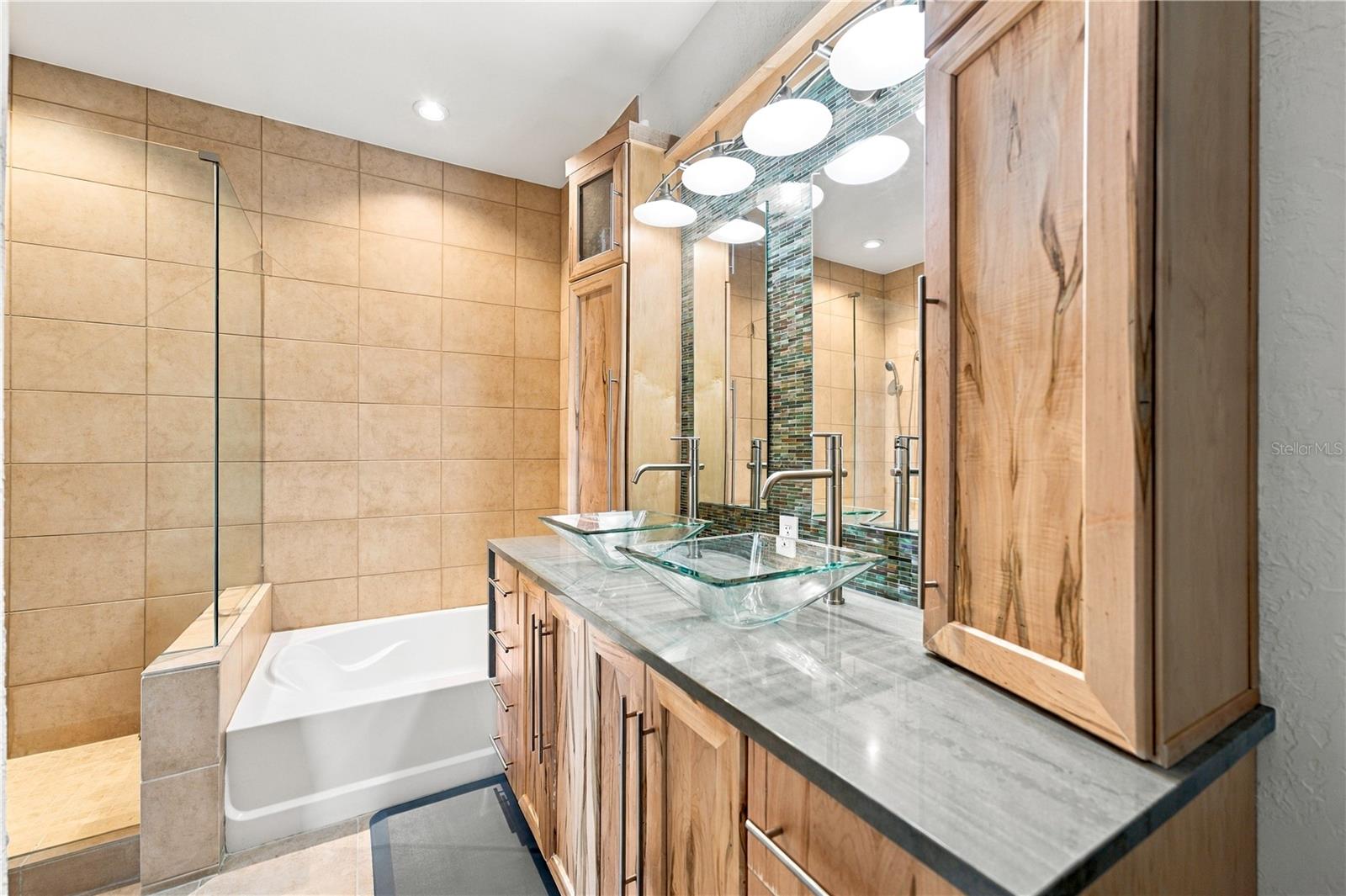 400 4TH AVE S #508 — photo 23